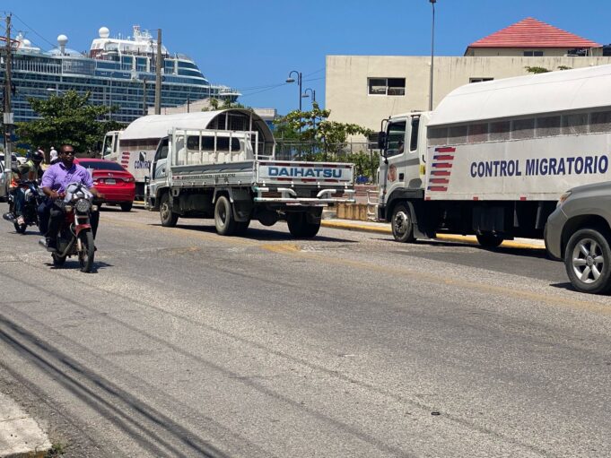 Migración detiene a 111 nacionales haitianos en operativos realizados en Friusa y Verón