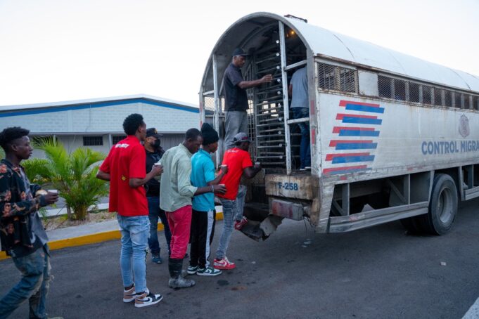 DGM supera los 180 mil nacionales haitianos repatriados por condición migratoria irregular