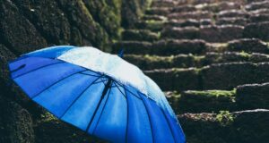 Fuertes lluvias y oleaje peligroso: Alertas meteorológicas vigentes en varias provincias