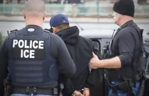 Agentes de inmigración arrestan 37 personas en allanamiento empresa de techos en Washing