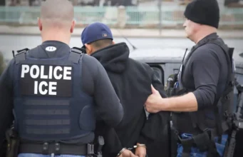 Agentes de inmigración arrestan 37 personas en allanamiento empresa de techos en Washing