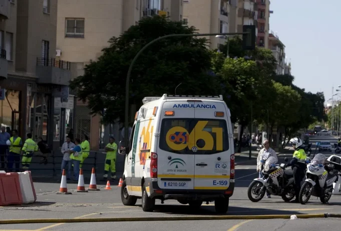 Tres muertos en el derrumbe de una nave industrial en Coria del Río (Sevilla) por el fuerte viento