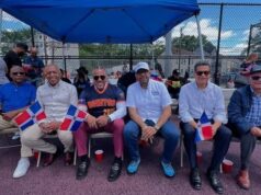 Cónsul José Santana Brinda Apoyo a la Liga de Softball Los Primos de Paterson, New Jersey