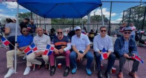 Cónsul José Santana Brinda Apoyo a la Liga de Softball Los Primos de Paterson, New Jersey