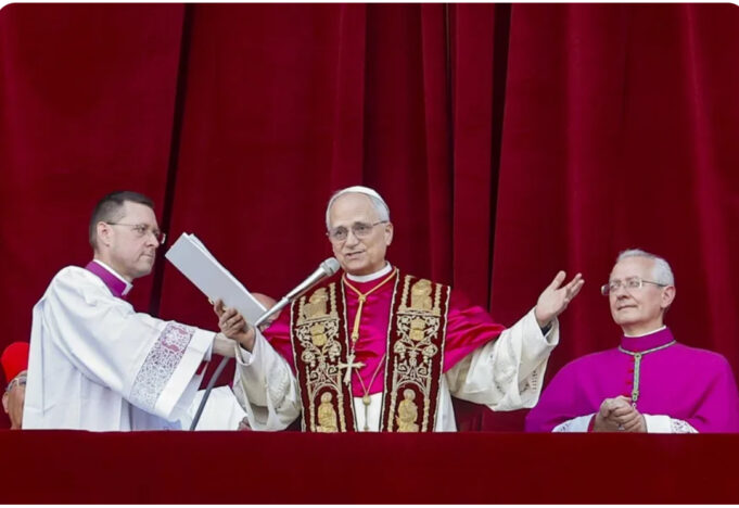 El papa León XIV lamenta que en muchos contextos la fe cristiana se reduce a lo absurdo