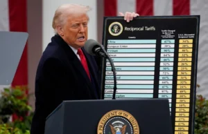 Una corte federal de EE.UU. bloquea la política arancelaria de Trump por excederse en sus poderes