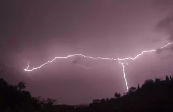 Chubascos y tormenta eléctrica en diversas provincias del país este miércoles