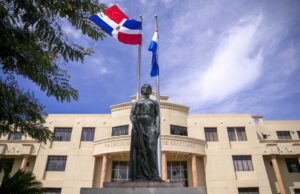 Condena de 30 y 10 años de prisión para hombre y mujer integrantes de estructura criminal de lavado del narcotráfico