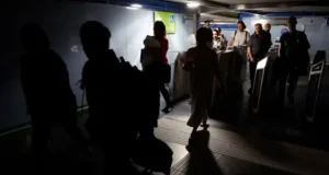 El suministro eléctrico se interrumpe en toda España por causas aún desconocidas