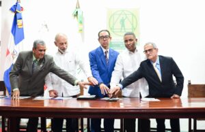 INPOSDOM y la Academia de Ciencias ponen en circulación emisiones postales en homenaje a científicos dominicanos y a la Dra. Idelisa Bonnelly