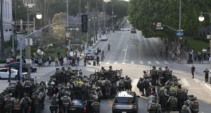La alcaldesa de Los Ángeles declara el toque de queda ante la tensión por las redadas y protestas