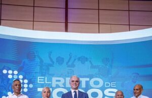 Ministro Luis Miguel De Camps presenta hoja de ruta para potenciar sistema preuniversitario