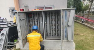 Edeeste detecta conexiones ilegales en residenciales de Ciudad Juan Bosch