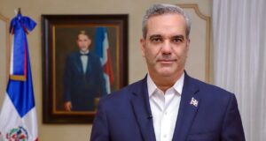 Abinader dona su sueldo completo a causas sociales: más de RD$6 millones destinados a fundaciones en todo el país