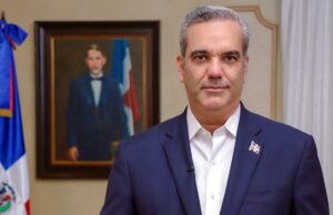 Abinader dona su sueldo completo a causas sociales: más de RD$6 millones destinados a fundaciones en todo el país
