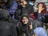 Al menos 40 muertos en Gaza tras bombardeos israelíes y una estampida en un punto de reparto de comida