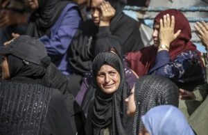 Al menos 40 muertos en Gaza tras bombardeos israelíes y una estampida en un punto de reparto de comida