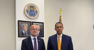 Presidente de la FCC muestra interés en cooperar con RD en tecnología y telecomunicaciones