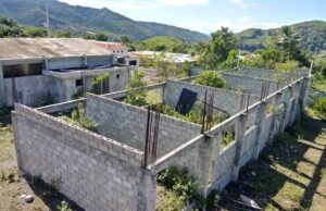 Comunidad de Yaque en San Juan exige terminación de liceo prometido hace 15 años