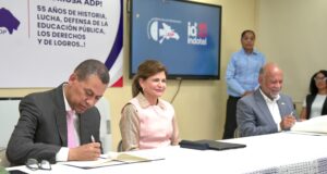 INDOTEL y ADP firman convenio que otorga más de 1,400 becas para capacitar docentes en competencias digitales