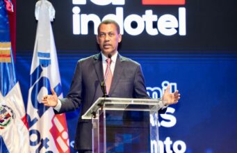 INDOTEL abre 30 mil becas gratuitas para impulsar futuro tecnológico del país