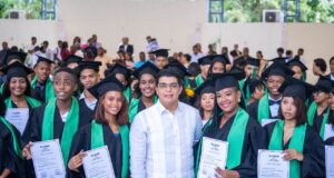 Fellito Suberví encabeza graduación de 35 nuevos bachilleres técnicos del Liceo CAASD