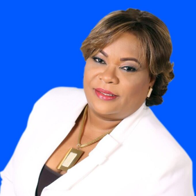 Lucrecia Santana Leyba, gobernadora de SD, respalda puesta en marcha de nuevos vagones del Metro