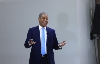 Federico Reynoso insta a luchar contra la abstención electoral y advierte sobre riesgos históricos en la democracia dominicana