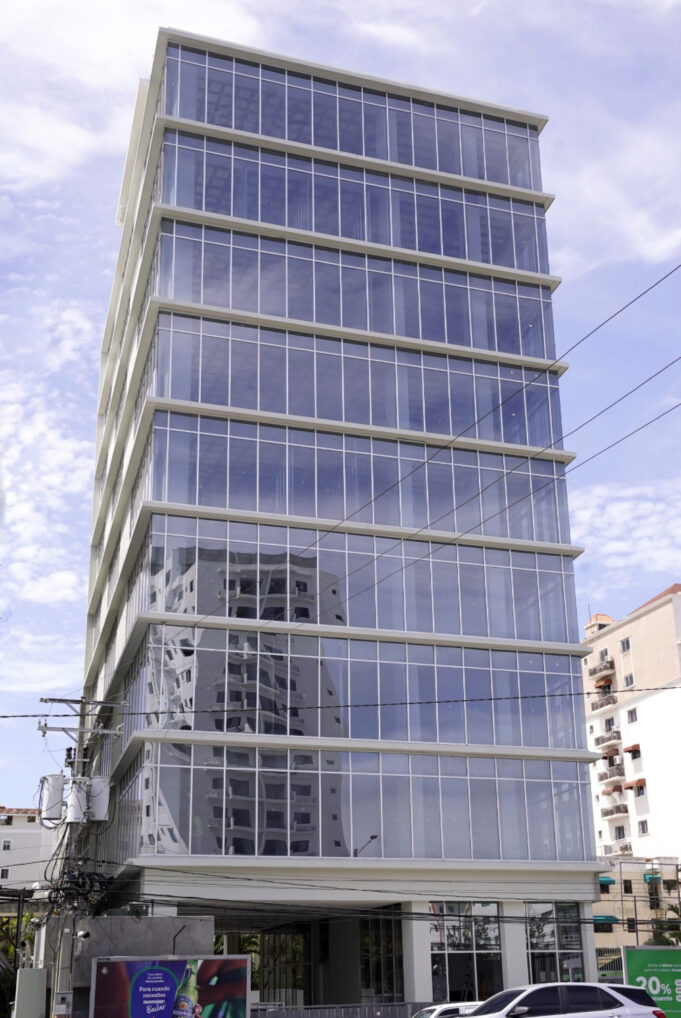 INDOTEL recibe edificio propio y pone fin a 24 años de pago de alquiler