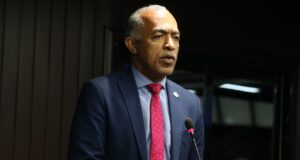 Bertico Santana respalda liderazgo responsable Luis Abinader con promulgación del Código Penal