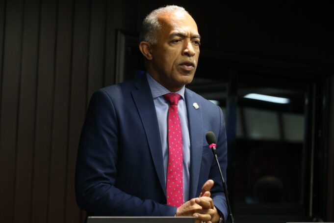 Bertico Santana respalda liderazgo responsable Luis Abinader con promulgación del Código Penal