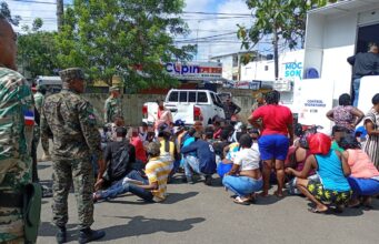 DGM detiene 67 indocumentados en operativo en el mercado de Moca