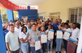 Centros Tecnológicos Comunitarios impulsan la transformación digital en Duvergé con jornada “Frontera Digital”