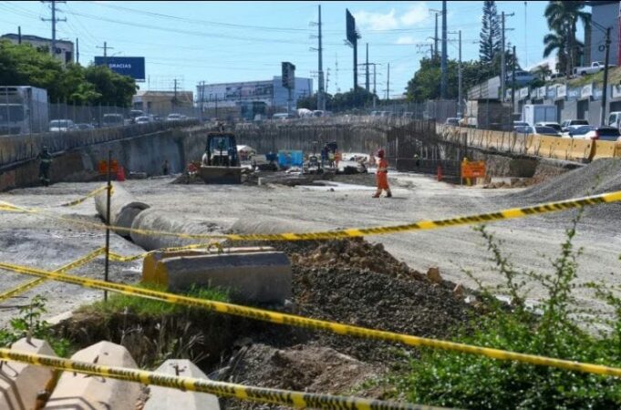 Conductores celebran avance de trabajos del paso a desnivel en “Pintura” que descongestionará el tránsito en SD
