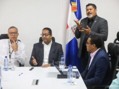 CONADIS se reúne con personas de la comunidad sorda para impulsar el aprendizaje de lengua de señas en el país