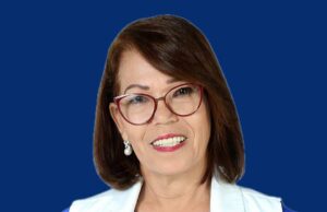 Milagros Paredes celebra entrega de útiles escolares que benefició a más de 10,000 niños