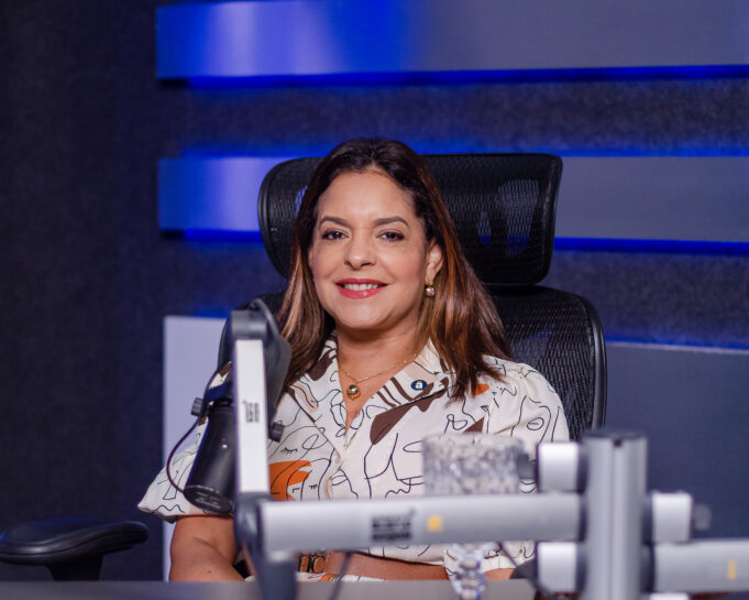 Vicepresidenta de Banco Atlántico llama a fortalecer la educación financiera para evitar deudas y fraudes digitales