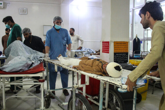 Terremoto de 6,0 sacude Afganistán y deja al menos 800 muertos y 2.500 heridos