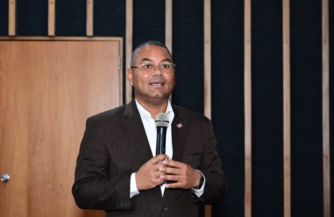 Periodista Logan Jiménez pide equidad en la comunicación gubernamental