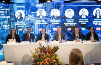 Presidente del INDOTEL destaca esfuerzo de Gobierno para reducir brecha digital en foro de Colombia