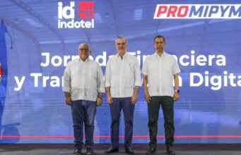 Abinader encabeza entrega de RD$150 millones en créditos para 630 mipymes en DN