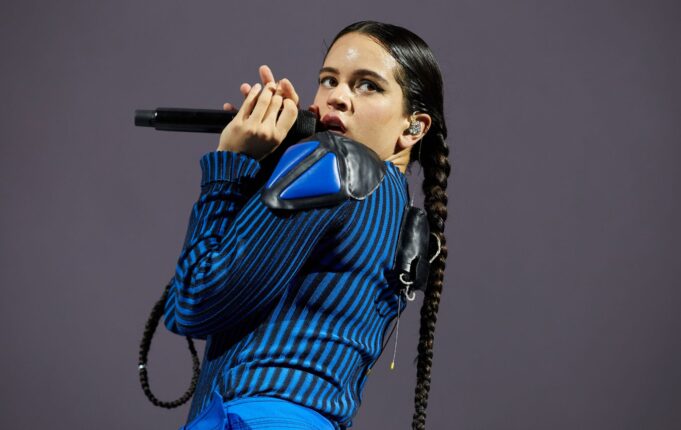 Rosalía revoluciona las listas españolas de éxitos con ‘Lux’ y consigue la triple corona