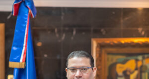 Yayo Sanz Lovatón llama a dirigentes del PRM a participar en la confirmación, verificación e inscripción de militantes