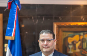 Yayo Sanz Lovatón llama a dirigentes del PRM a participar en la confirmación, verificación e inscripción de militantes