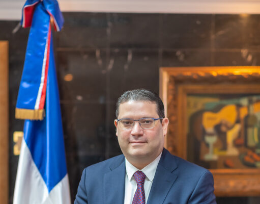 Yayo Sanz Lovatón llama a dirigentes del PRM a participar en la confirmación, verificación e inscripción de militantes