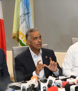 Autoridades sector eléctrico informan restablecimiento del sistema de generación nacional