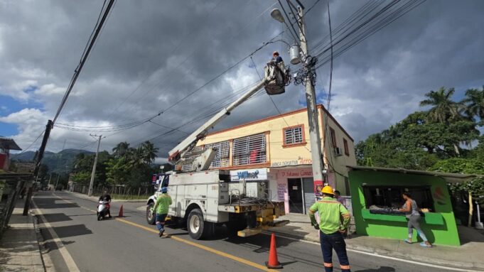 Edenorte ejecuta amplio proyecto de rehabilitación y adecuación de redes eléctricas en comunidades de Bonao