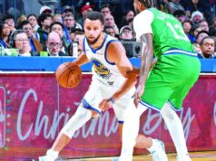 Stephen Curry anota 23 y los Warriors derrotan a los Mavericks