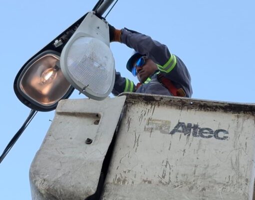 EDENORTE despliega operativo de iluminación navideña en el Cibao: más de 40 municipios y distritos intervenidos simultáneamente