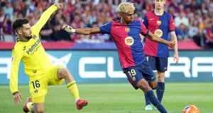 El líder Barcelona triunfa sobre Villarreal con goles de Raphinha y Yamal
